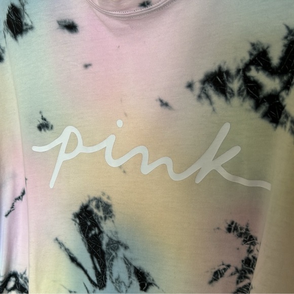 VS PINK CAMPUS TEE - Picture 7 of 9